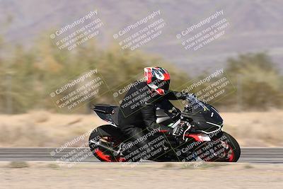 media/Dec-01-2025-Moto Forza (Mon) [[2daa91e15f]]/2-Intermediate Group/Session 3 (Turn 7 Inside Pans)/